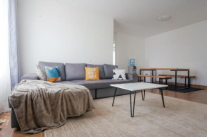 Bright, modern 2br Apt/Queen size beds -Kitengela